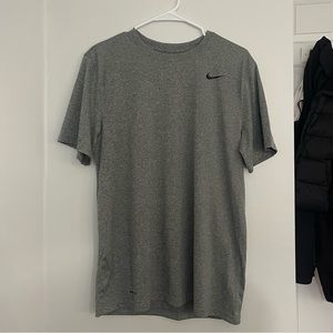 Nike Gray Men’s DRI-FIT Short Sleeve T-Shirt - Size M